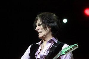Steve Vai we wrocławskiej Hali Stulecia