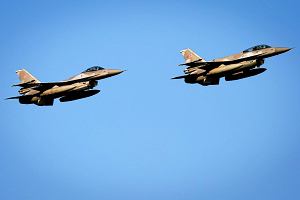 Myśliwce F-16 z 32. Bazy Lotnictwa Taktycznego w Łasku