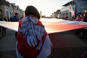 Białystok. Dzień Woli. Rocznica ogłoszenia Białoruskiej Republiki Ludowej. Wiec na Rynku Kościuszki.