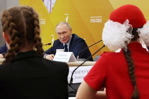 Spotkanie Władimira Putina z dziećmi zrzeszonymi w państwowej organizacji młodzieżowej 'Ruch Pierwszych', założonej po inwazji na Ukrainę.