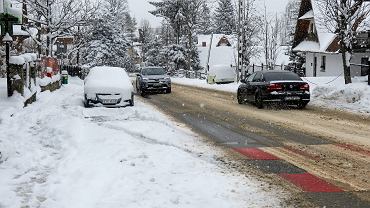 Do Polski nadciąga nowa fala chłodu. Przyniesie śnieg i mróz. Są alerty