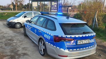 Miał aż trzy podrobione prawa jazdy. Pokazywał je policjantom po kolei