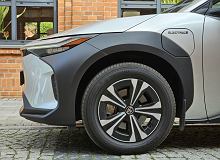 Toyota ma pomysł. Możesz kupić elektryka i nie zbankrutować