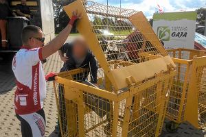 Pierwsze elektrośmieci, wrzucone przez pana proszącego o anonimowość, trafiły do kosza jeszcze przed godziną 10.
