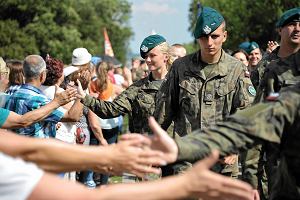 Częstochowa. Wejście 25. Pieszej Pielgrzymki Wojska Polskiego na Jasną Górę
